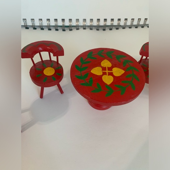 Vintage Dollhouse Miniature Red Wood Kitchen Table & 4 Chairs - Picture 4 of 7